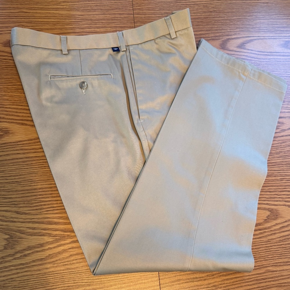 Like New Dockers Men's Flat Front Khaki Chinos Pants - Classic Fit 36 x 32